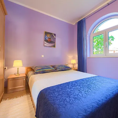 Pleasant In Vantacici Amid The Sea Apartman *